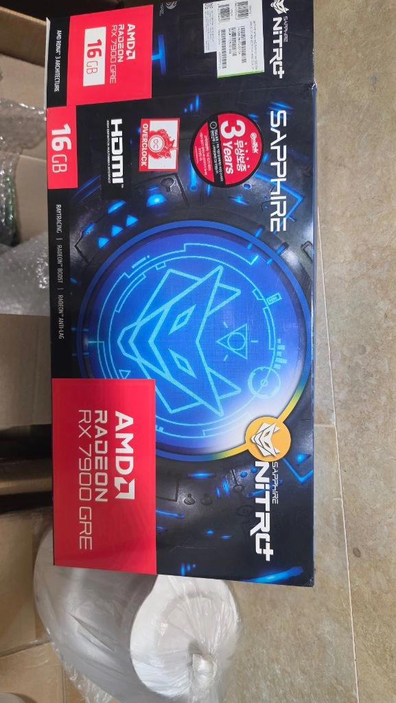 사파이어 니트로+RX 7900 GRE 그래픽카드 이미지