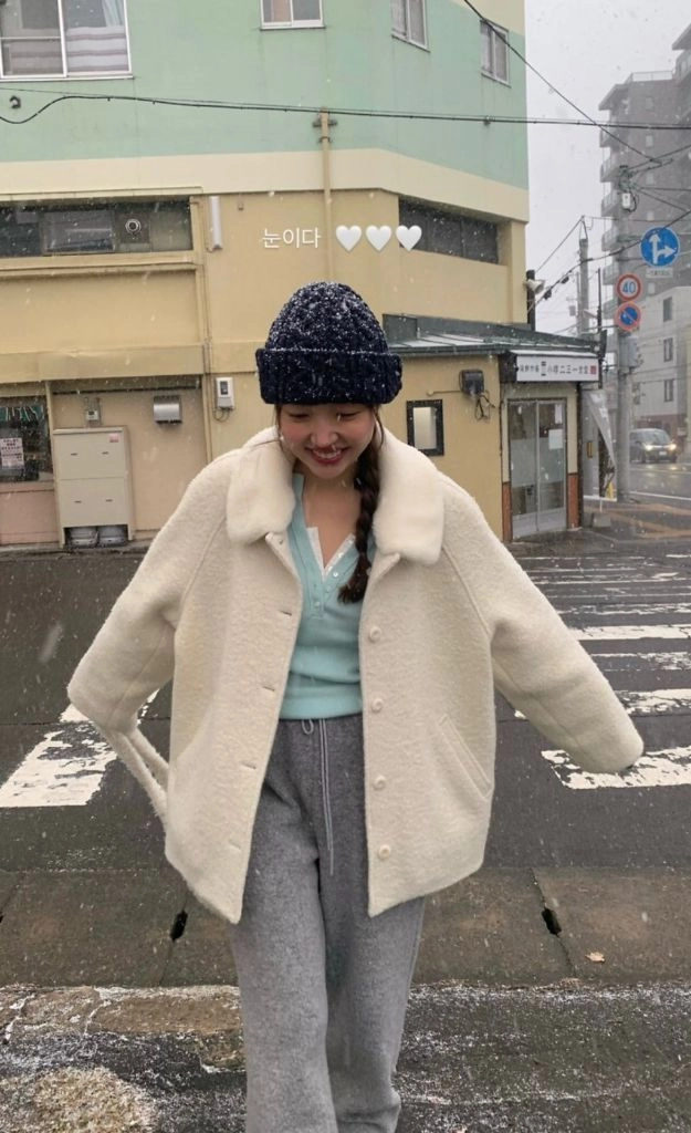 새상품) 타낫 레글런 부클 하프 코트 아이보리 Raglan boucle half coat (ivory) - 안심되는 중고거래