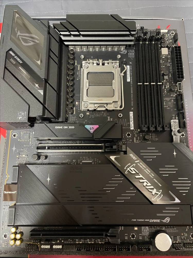 ASUS ROG STRIX B850-F GAMING WIFI7 NEO 이미지
