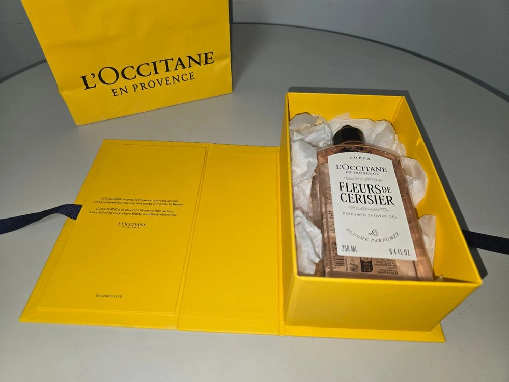 (브랜드정품,미개봉품) LOCCITANE 록시땅 플뢰르 드 세리지에 퍼퓸드 샤워젤(250ml,체리블라썸) 팝니다. 이미지