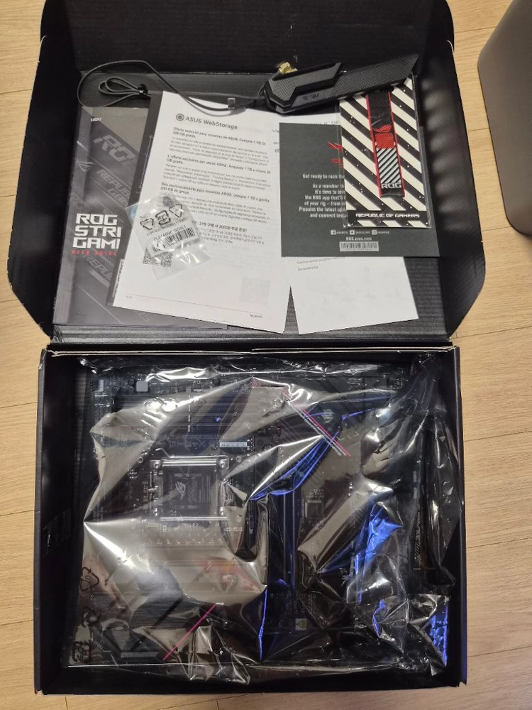 asus rog strix b650e-f gaming wifi 이미지