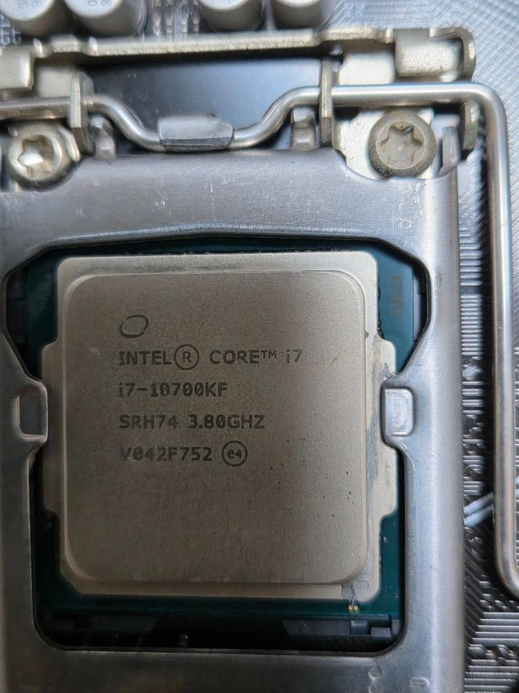 i7 CPU 10700kf 이미지