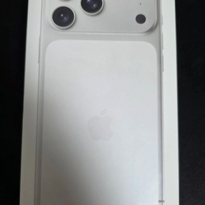 아이폰 17 Pro Max 실버 256GB 자급제 판매합니다. 이미지