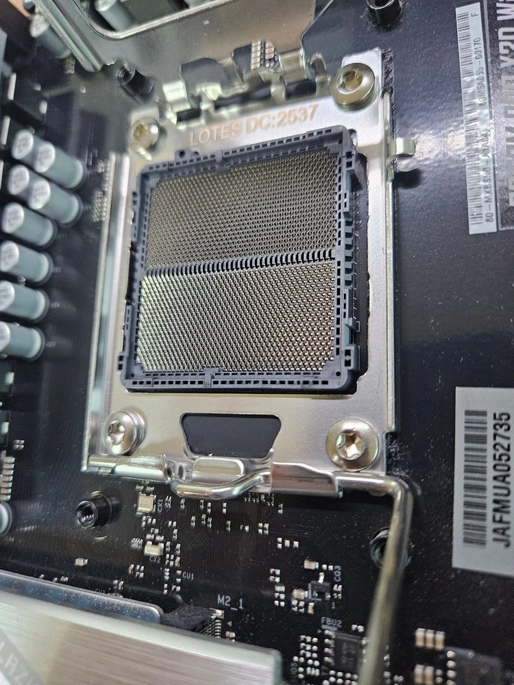 애즈락 B650M Pro X3D WiFi 메인보드 판매합니다 이미지