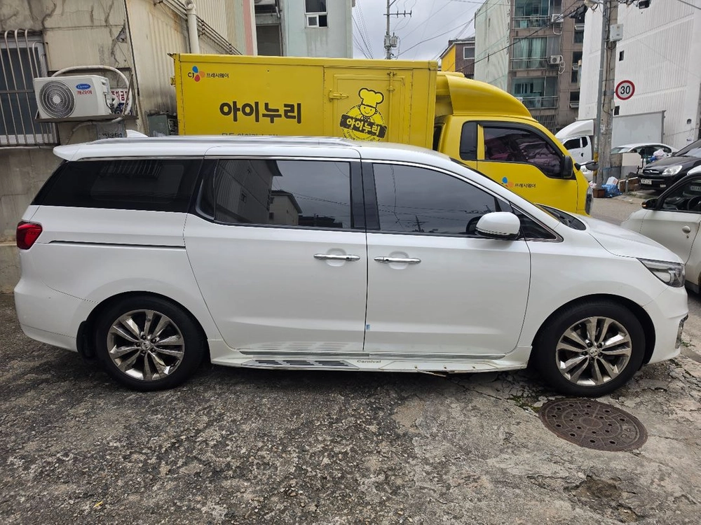 대형 승합차 LPG 이미지