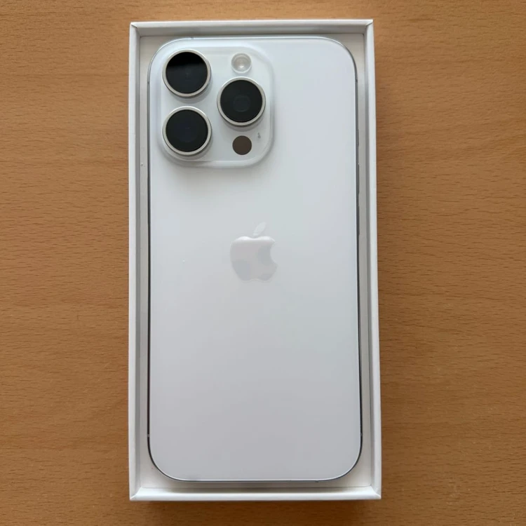 아이폰16프로 256GB 화이트 티타늄 풀박스 팝니다. 이미지
