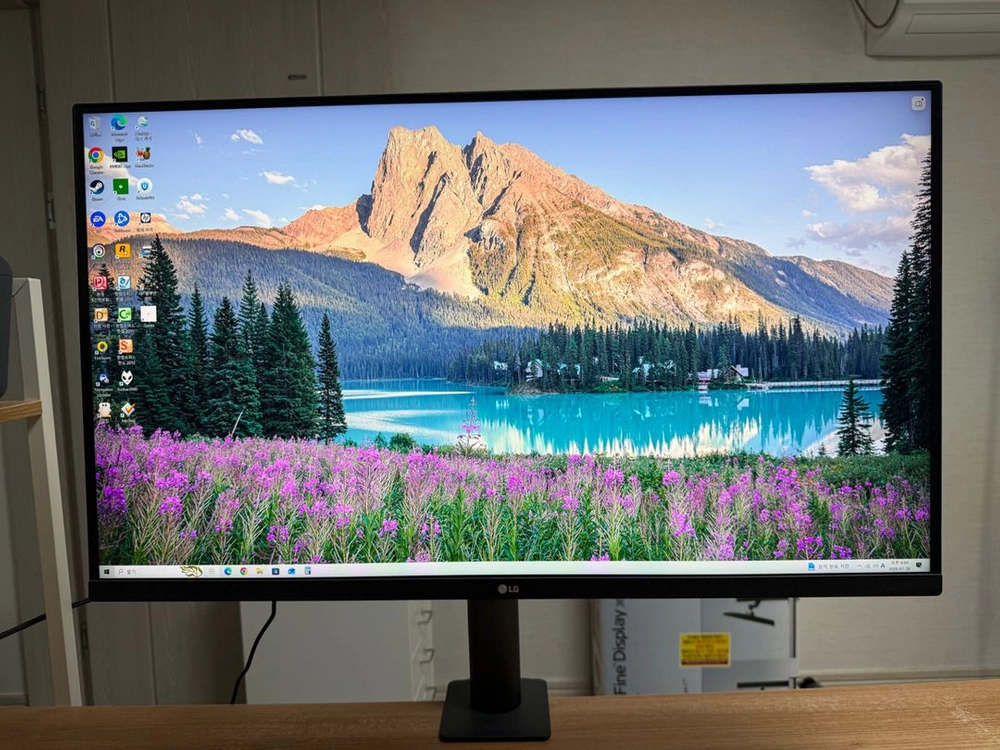 LG 32인치 4K 모니터 32UN880 풀박스셋 + 8K 코드웨이 DP 고급케이블 - 안심되는 중고거래