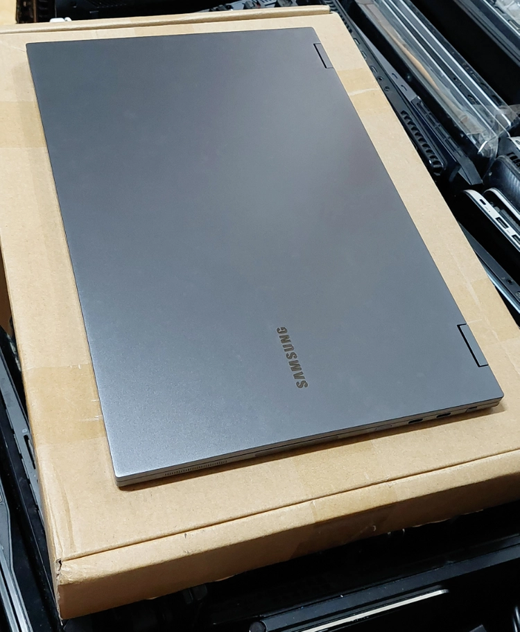 삼성전자 갤럭시북 플렉스2 NT950QDA / 2in1 터치 노트북 / i7-11th / MX450 / A급 - 안심되는 중고거래