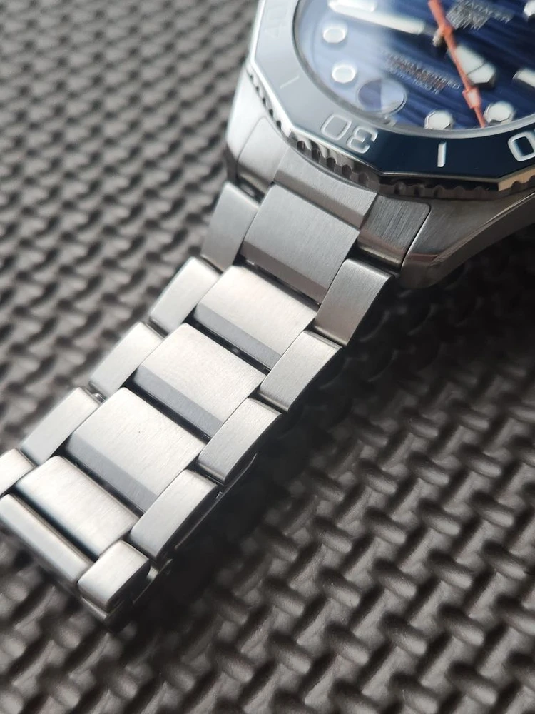 태그호이어 최신형 아쿠아레이서 물결판 블루 오토매틱 42mm 이미지