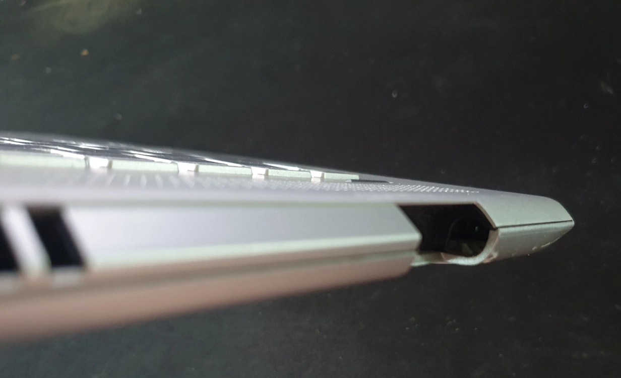 HP 파빌리온 노트북>> 15-cc515TU 반본체 부품용으로 처분 이미지