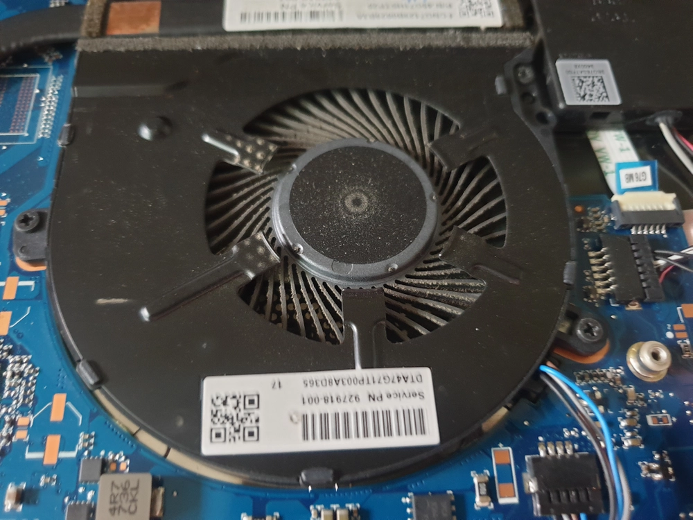 HP 파빌리온 노트북>> 15-cc515TU 반본체 부품용으로 처분 이미지