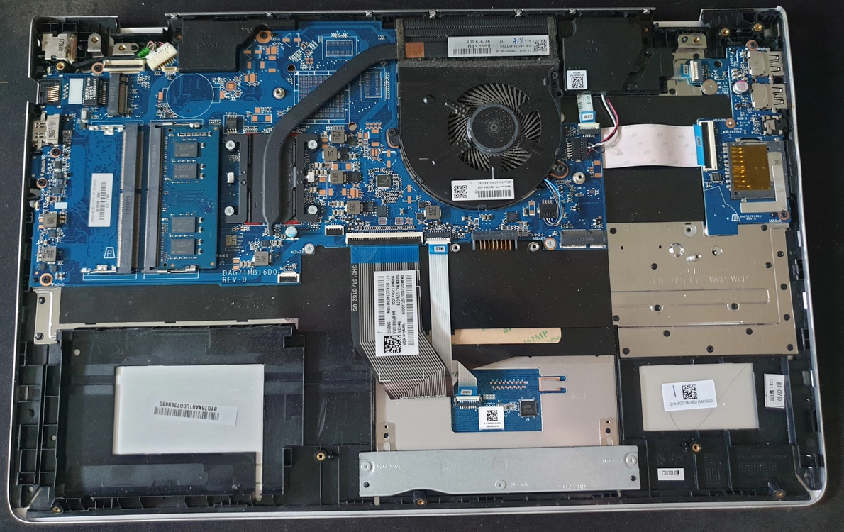 HP 파빌리온 노트북>> 15-cc515TU 반본체 부품용으로 처분 이미지