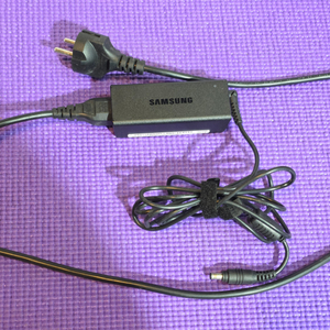 삼성전자 정품 노트북/모니터용 40W AC 어댑터 충전기 이미지