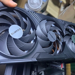 RTX 4080 SUPER GAMING GIGABYTE 이미지