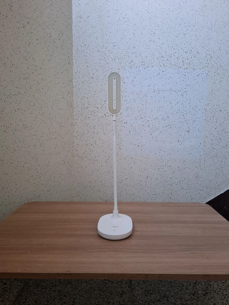 프리즘 LED 스탠드 PL-950WH/BK 판매합니다~~ 이미지
