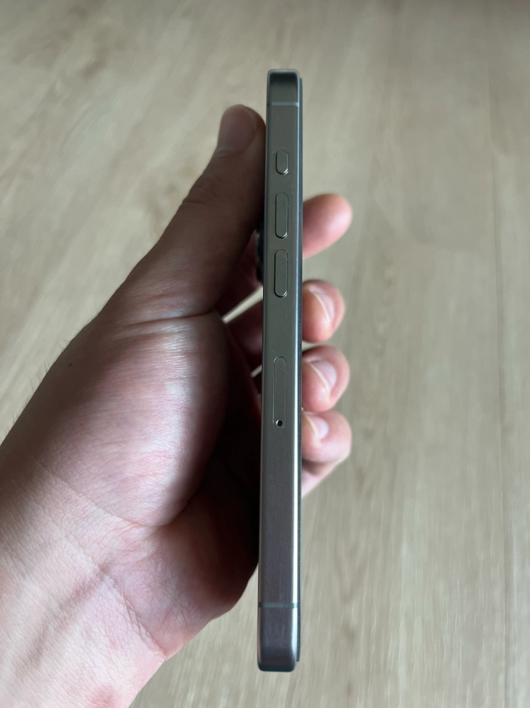아이폰15pro 256 네추럴그레이 이미지