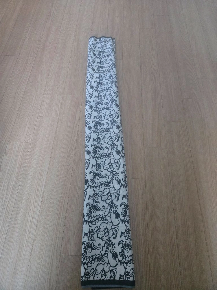 스카프 숄. 화이트/네이비. 새상품 이미지