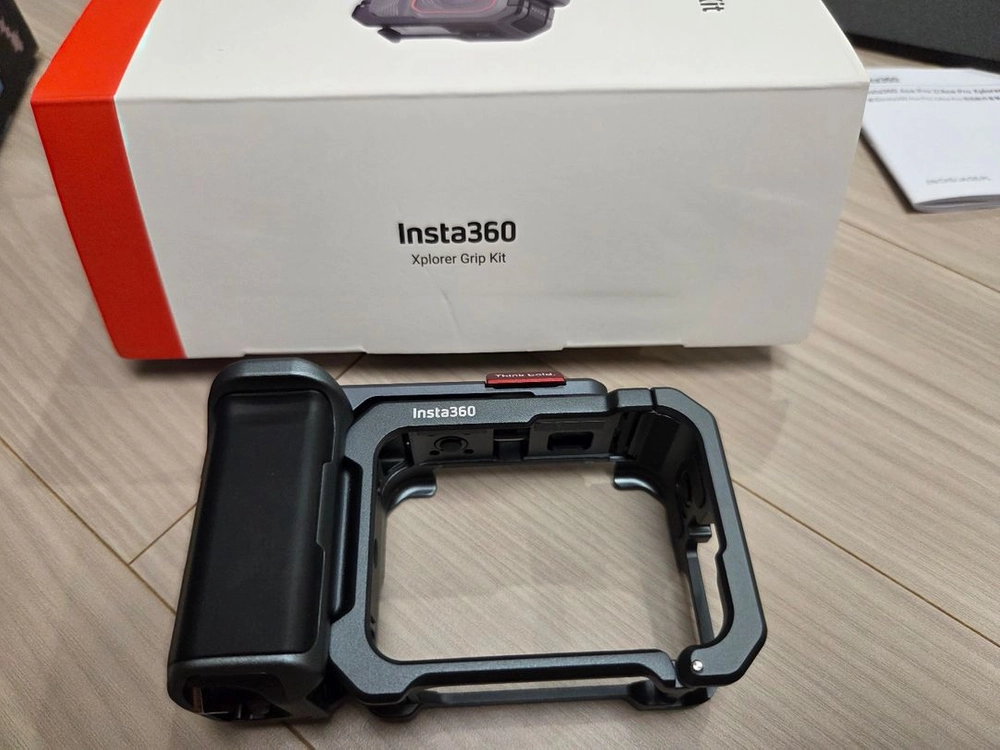 인스타360 에이스프로2 스냅샷 번들+샌디스크 익스트림 프로 256gb 이미지