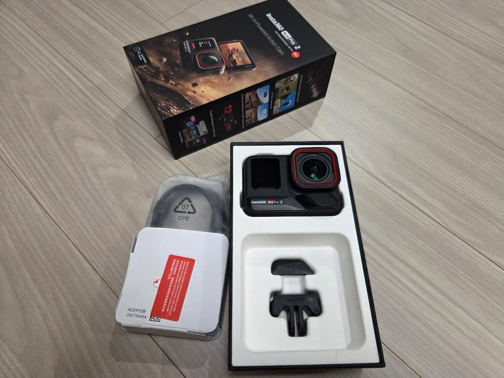 인스타360 에이스프로2 스냅샷 번들+샌디스크 익스트림 프로 256gb 이미지