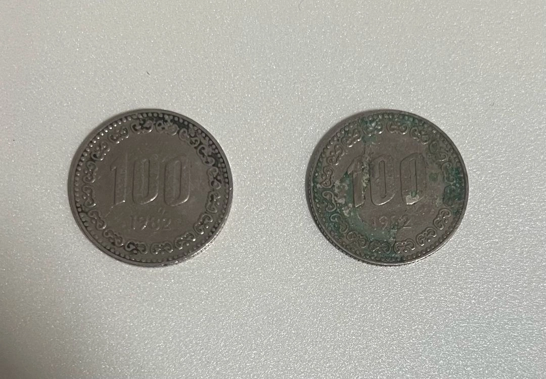 1982년 100원 희귀 동전 2개 이미지