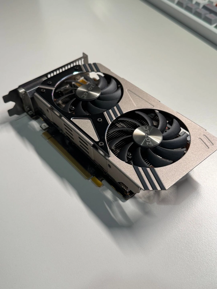 GeForce GTX 950 2GB 이미지