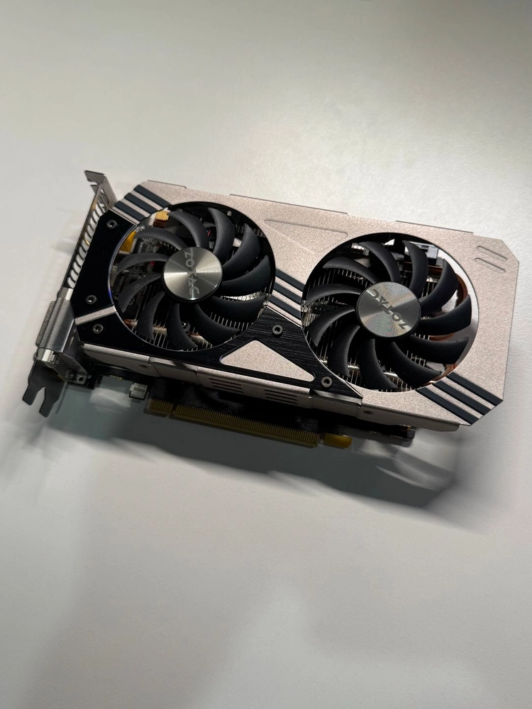 GeForce GTX 950 2GB 이미지