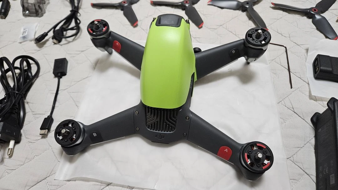 dji FPV(레이싱 드론) 콤보, 플라이모어 키트 양도해요. 이미지