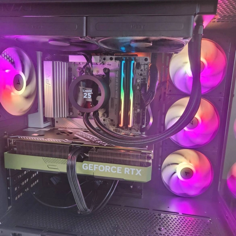AMD 라이젠 7 7800X3D 32G RTX 4070 TiSuper 게이밍 데스크탑 컴퓨터 본체 PC - 안심되는 중고거래