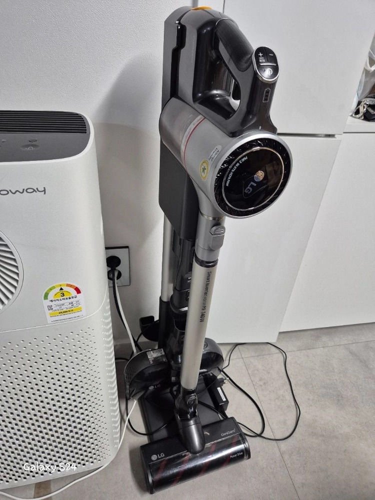 LG 코드제로 A9 무선청소기 미사용 새배터리 - 안심되는 중고거래