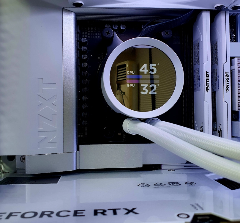 9800x3d 5070ti 화이트 컴퓨터 - 안심되는 중고거래