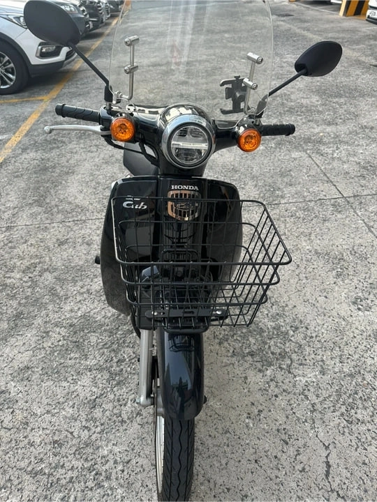 슈퍼커브 23년식 블랙2047km 판매 - 안심되는 중고거래