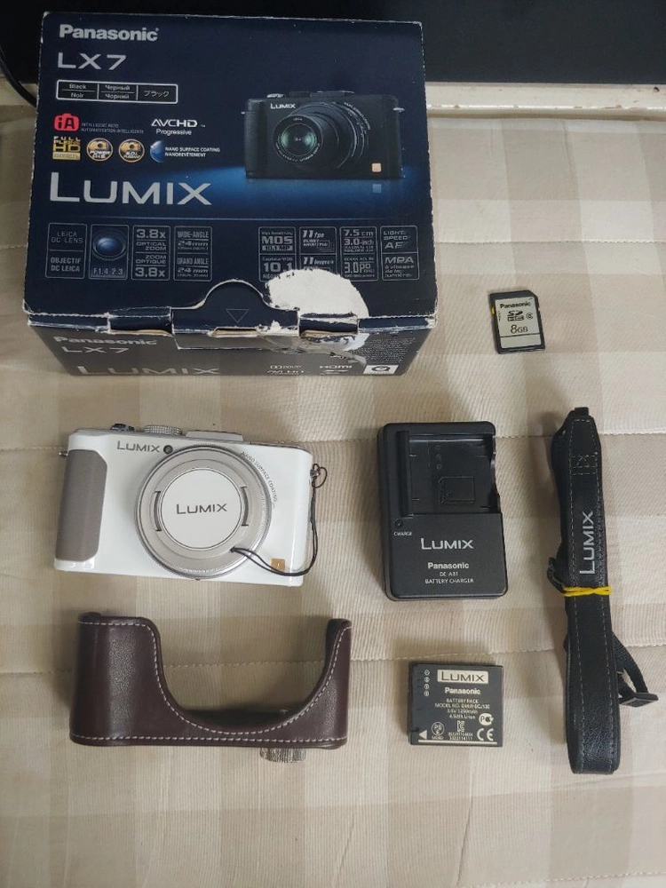 파나소닉 루믹스 LX7 화이트 색상 카메라예요 - 안심되는 중고거래