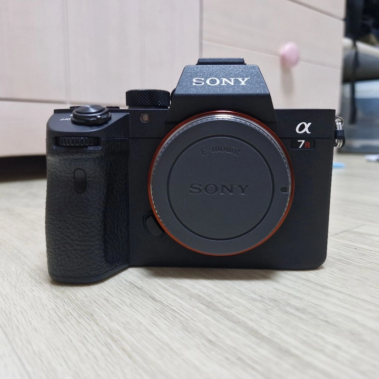 소니 A7R3 고화소 바디 이미지