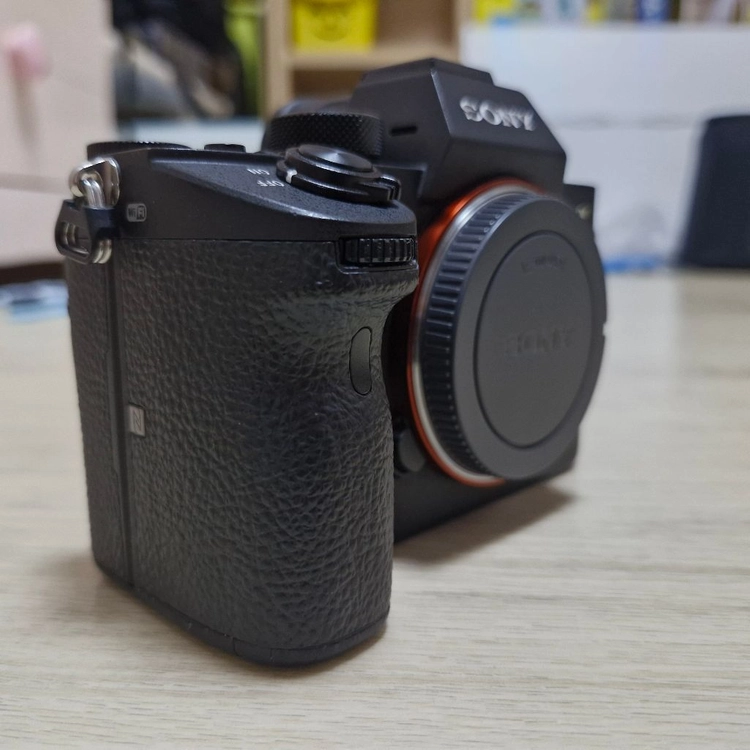 소니 A7R3 고화소 바디 이미지