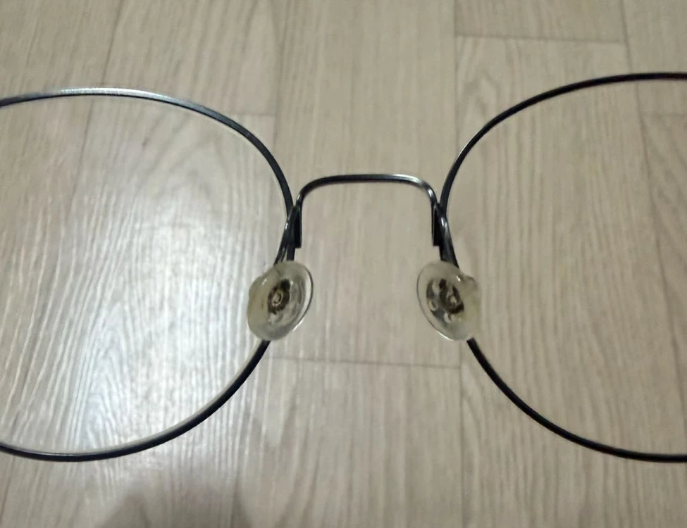 레이츠(Leicht) 티타늄 안경테 이미지