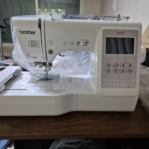 브라더 자수미싱 LB7950, 자수실, 천 이미지