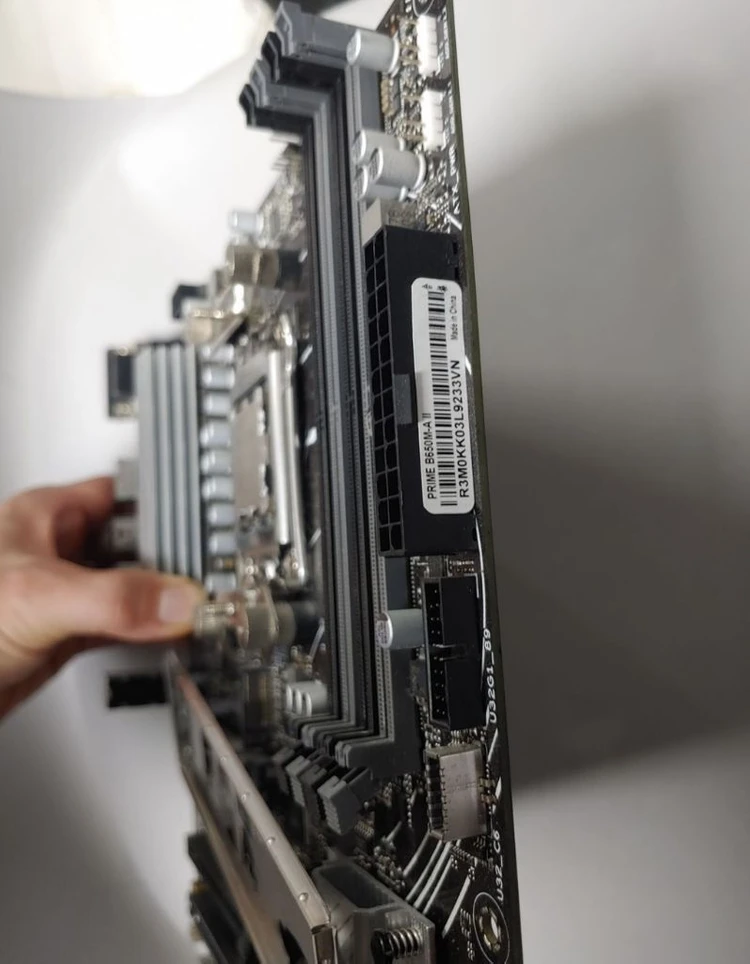 7950X + B650M-A II + DDR5 16GB 세트 판매 이미지
