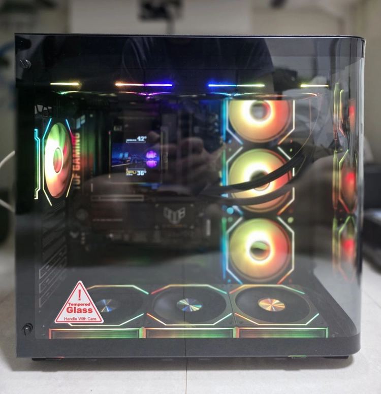 9800X3D , 반본체 게이밍 컴퓨터 팝니다 - 안심되는 중고거래