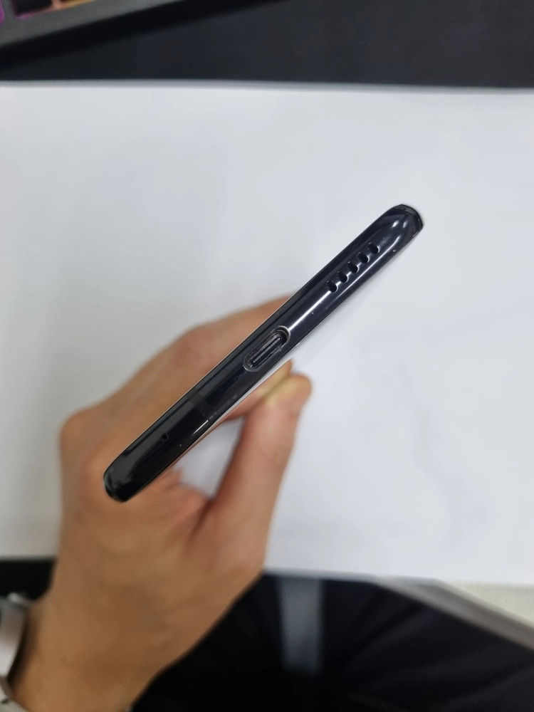 .LG V30 64GB 블랙 무잔상 U+ 기능정상 중고폰 305462 이미지