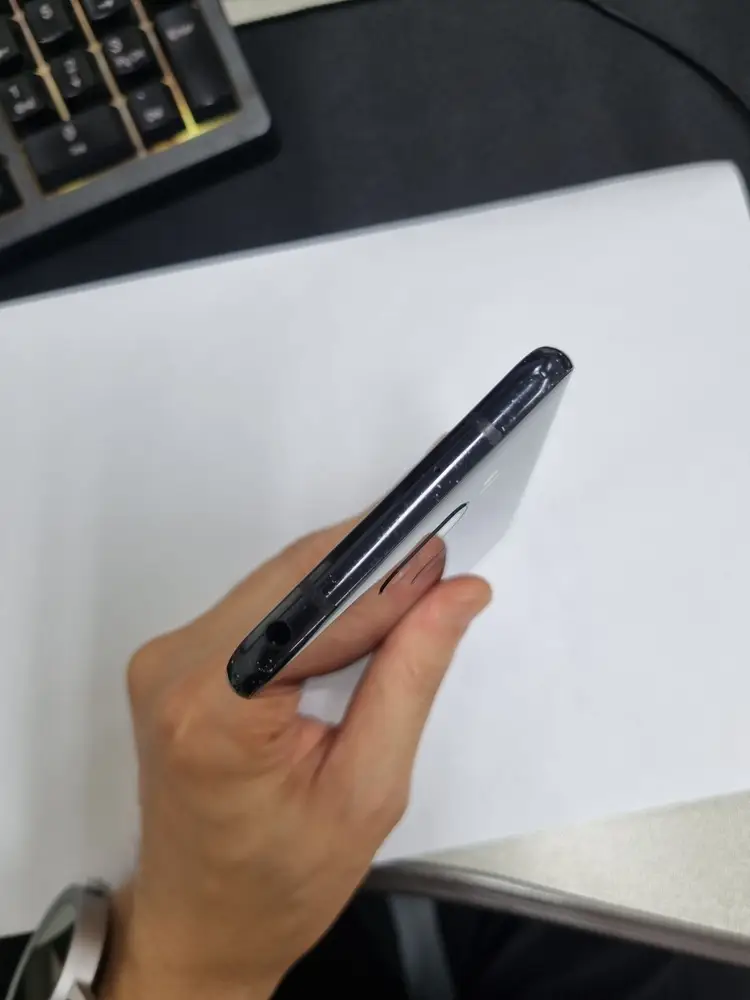 .LG V30 64GB 블랙 무잔상 U+ 기능정상 중고폰 305462 이미지