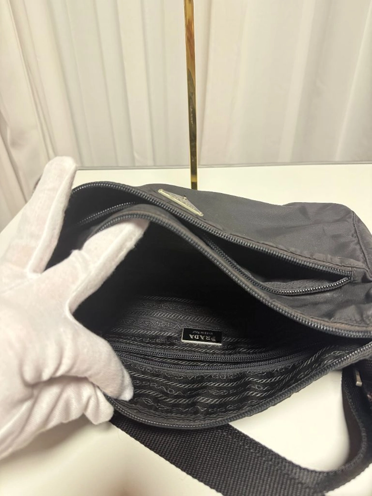 [정품]프라다 블랙 나일론 숄더백 이미지