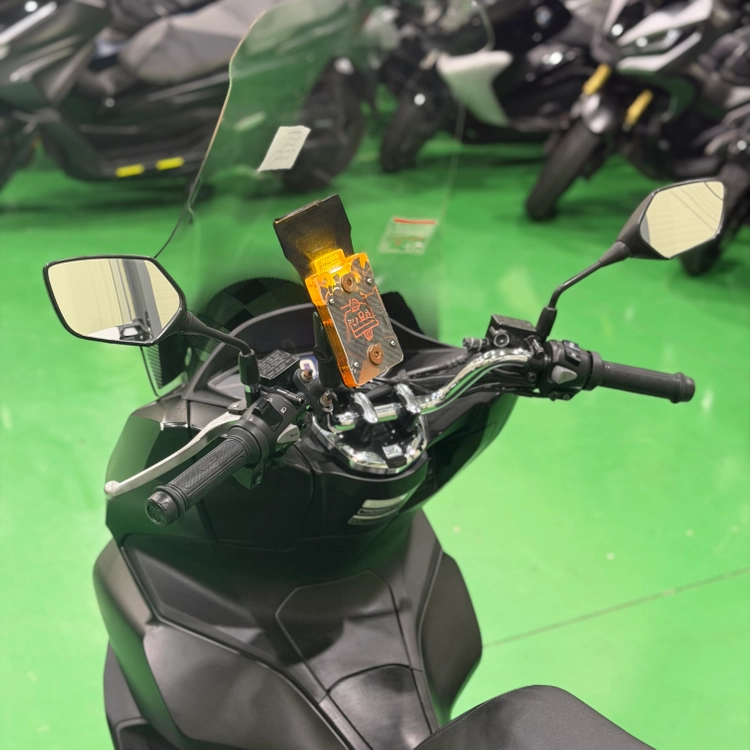 혼다 pcx125 24년식 4만키로 배달셋팅 스쿠터 판매합니다 이미지