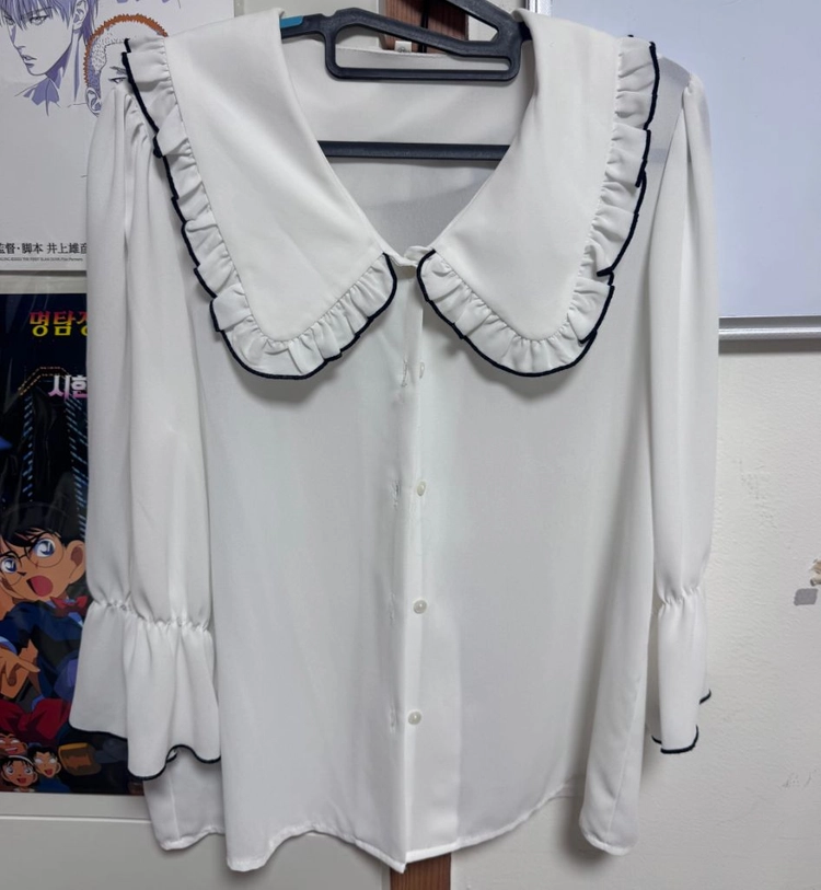 프릴 카라 블라우스 이미지