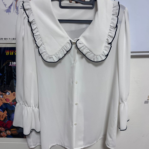 프릴 카라 블라우스 이미지