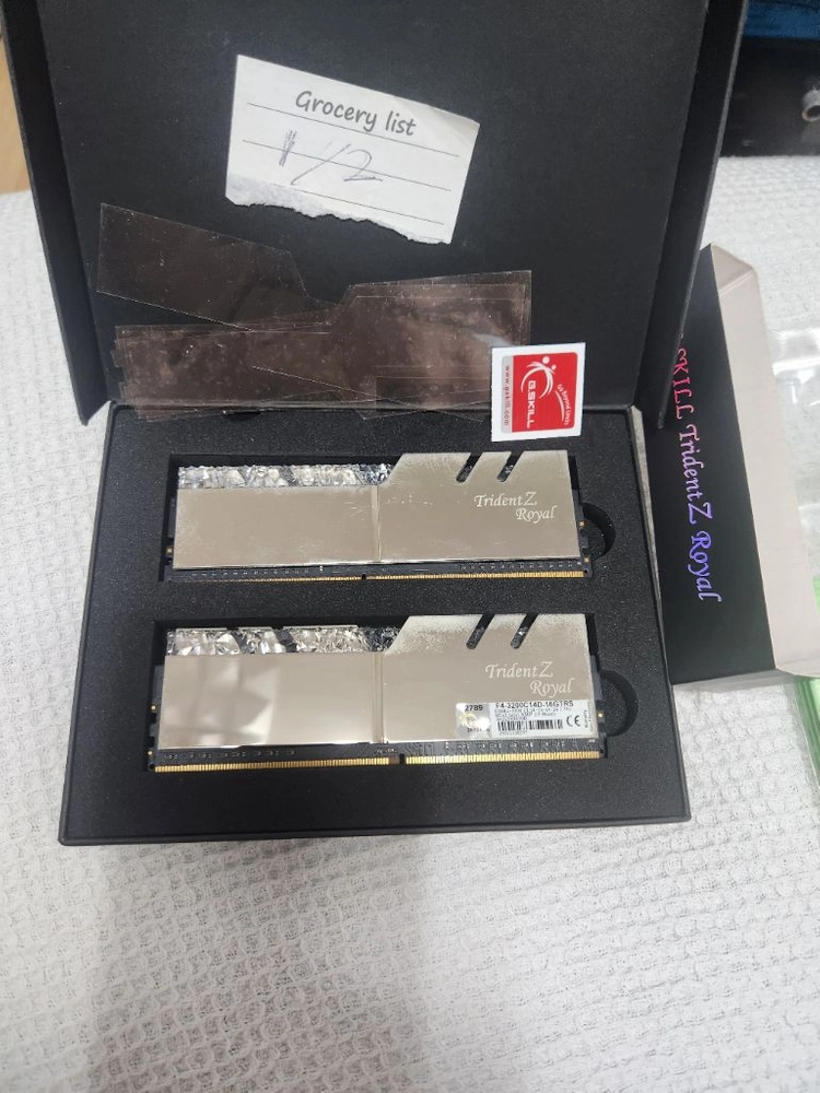 지스킬 Trident Z Royal DDR4 3200 CL14 32GB (8GBx4) 판매 이미지