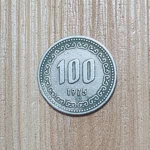 1975년 100원 동전 이미지