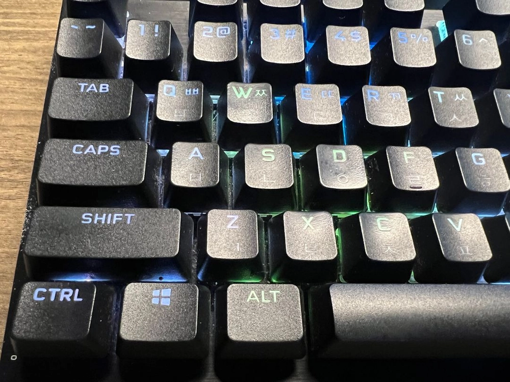 커세어 K70 RGB TKL 기계식 키보드 이미지