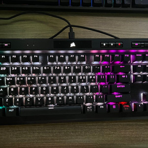 커세어 K70 RGB TKL 기계식 키보드 이미지