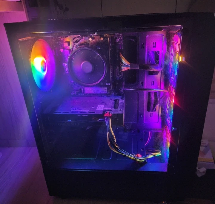 게이밍 PC 라이젠5 5600 / RTX4060 Ti / RAM16GB / SSD512GB - 안심되는 중고거래