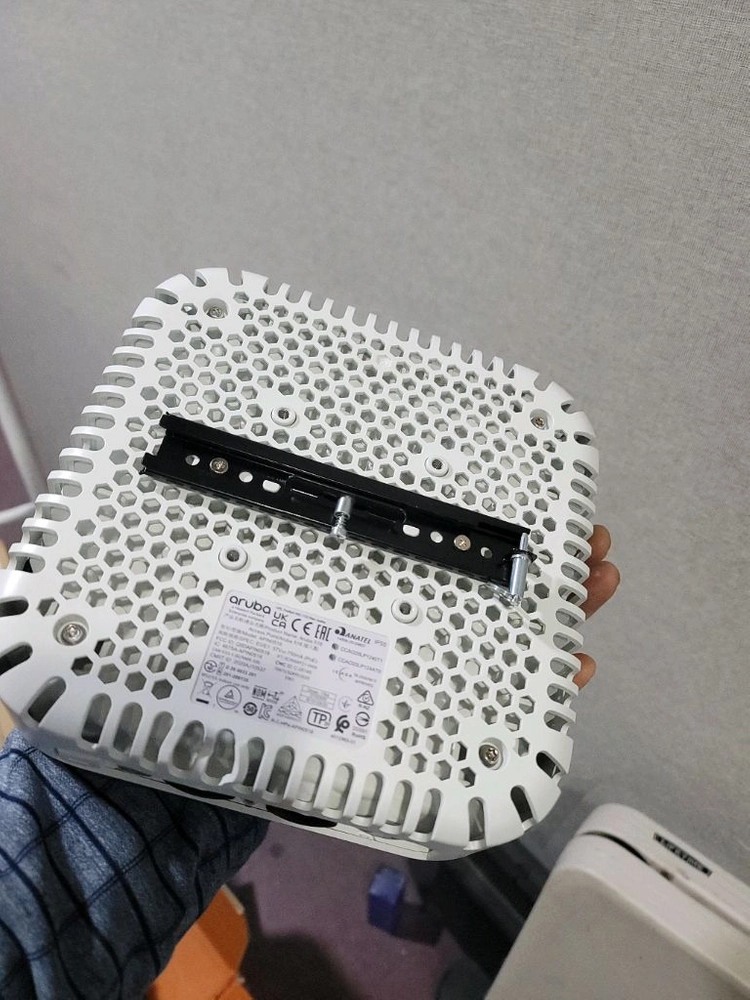 PoE 무선공유기 아루바 Aruba AP-518 (APIN0518) 실외용 Wi-Fi 6 무선 APAruba 518 - 안심되는 중고거래